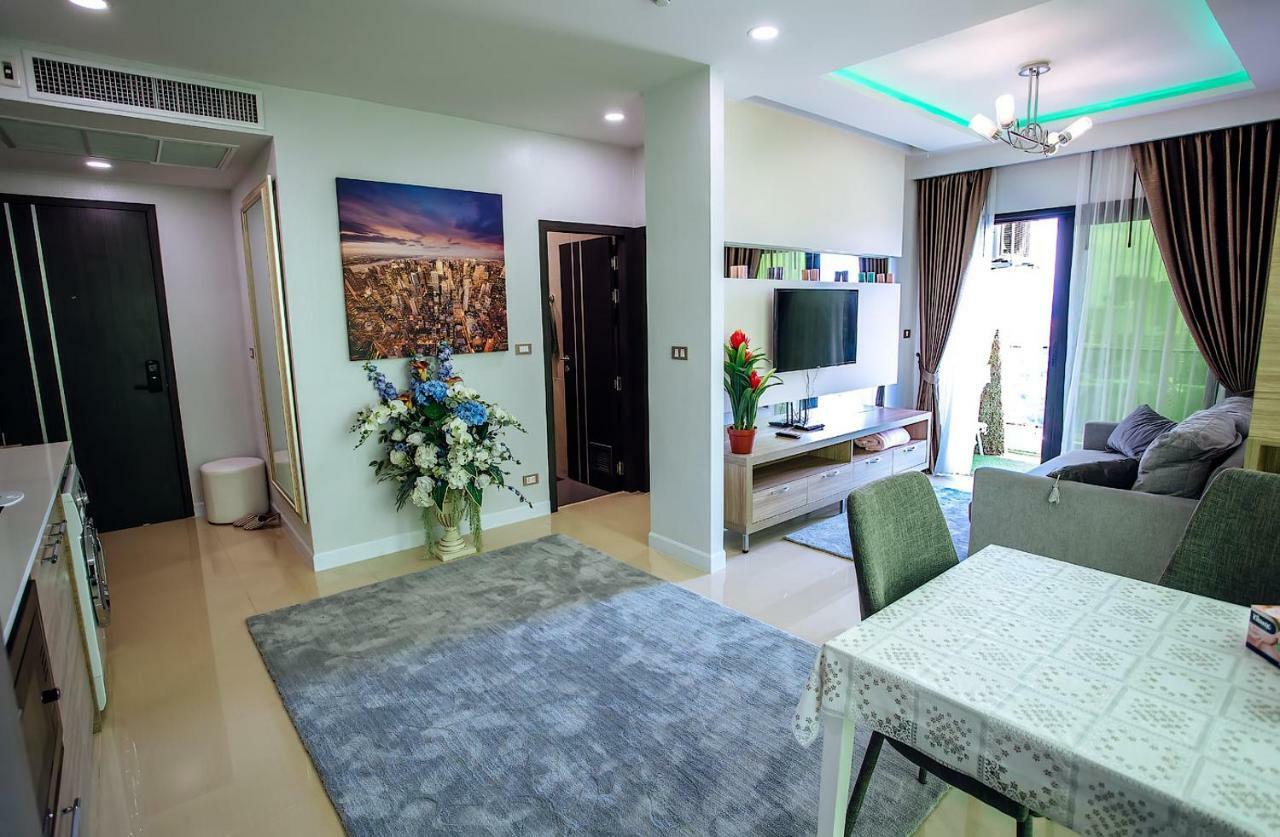 Dusit Grand Condo View Jomtien Beach Extérieur photo
